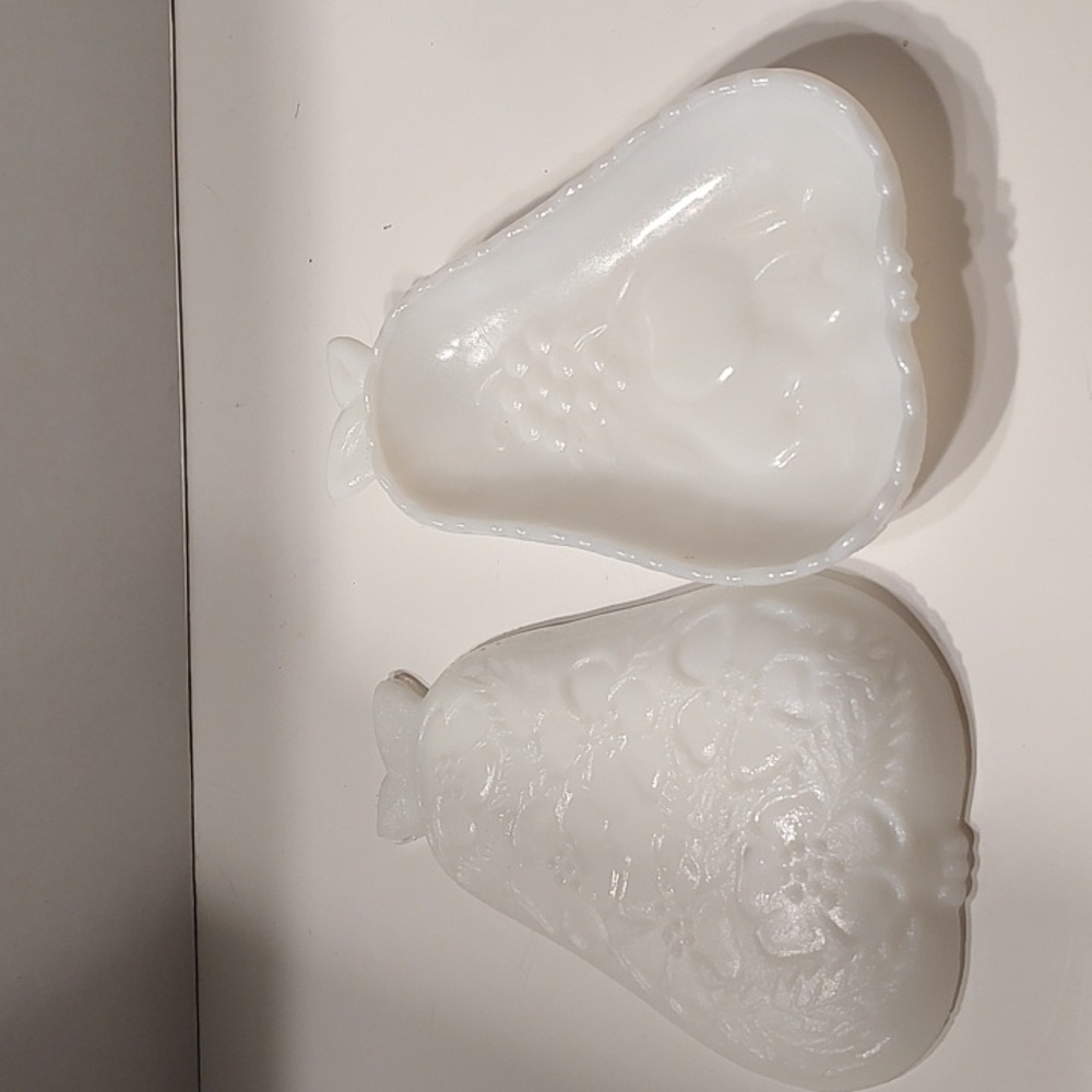 Hazel Atlas Vintage 1960s Milk Glass Pear Dish